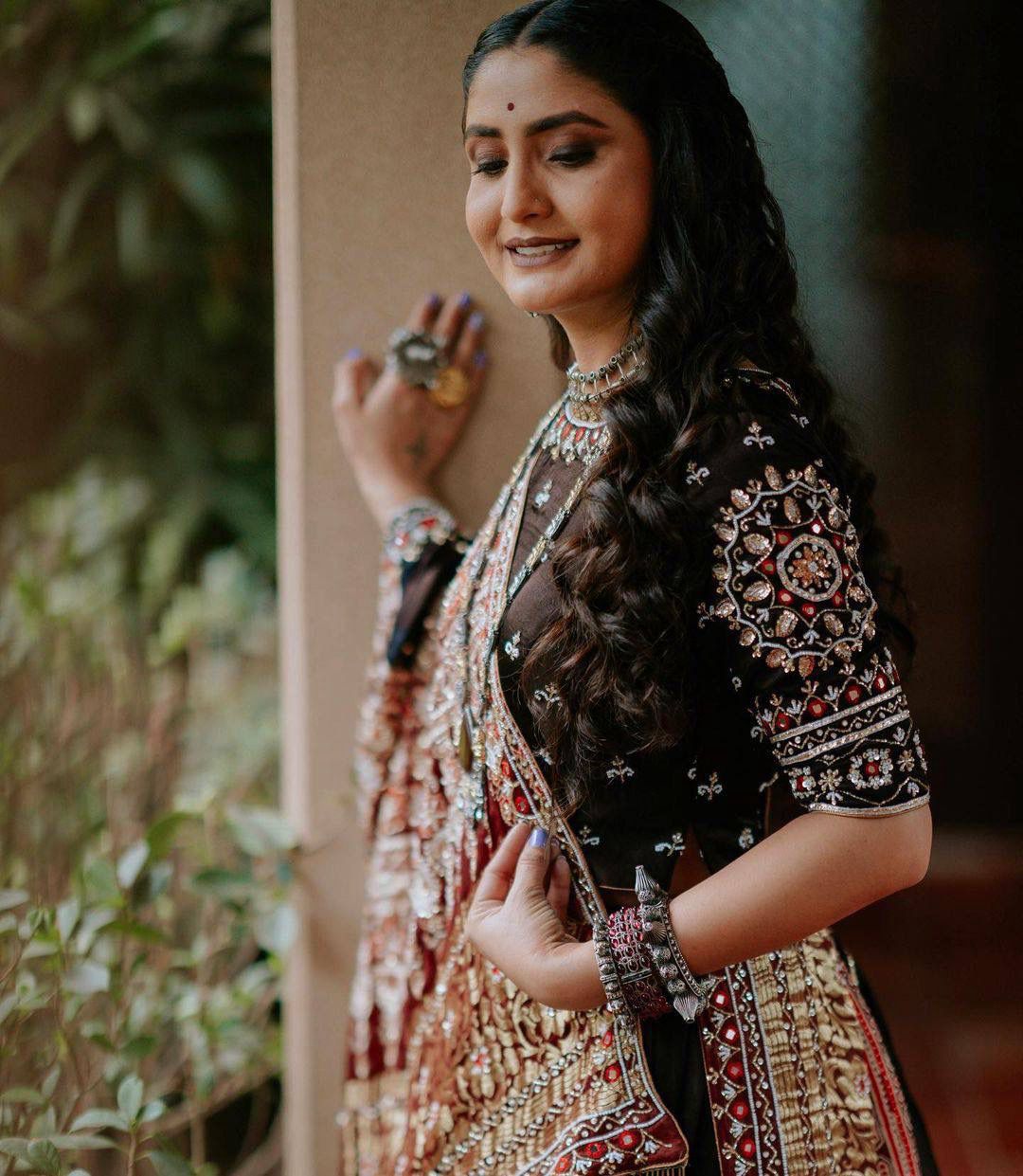Devi Dazzle Navratri Lehenga Choli
