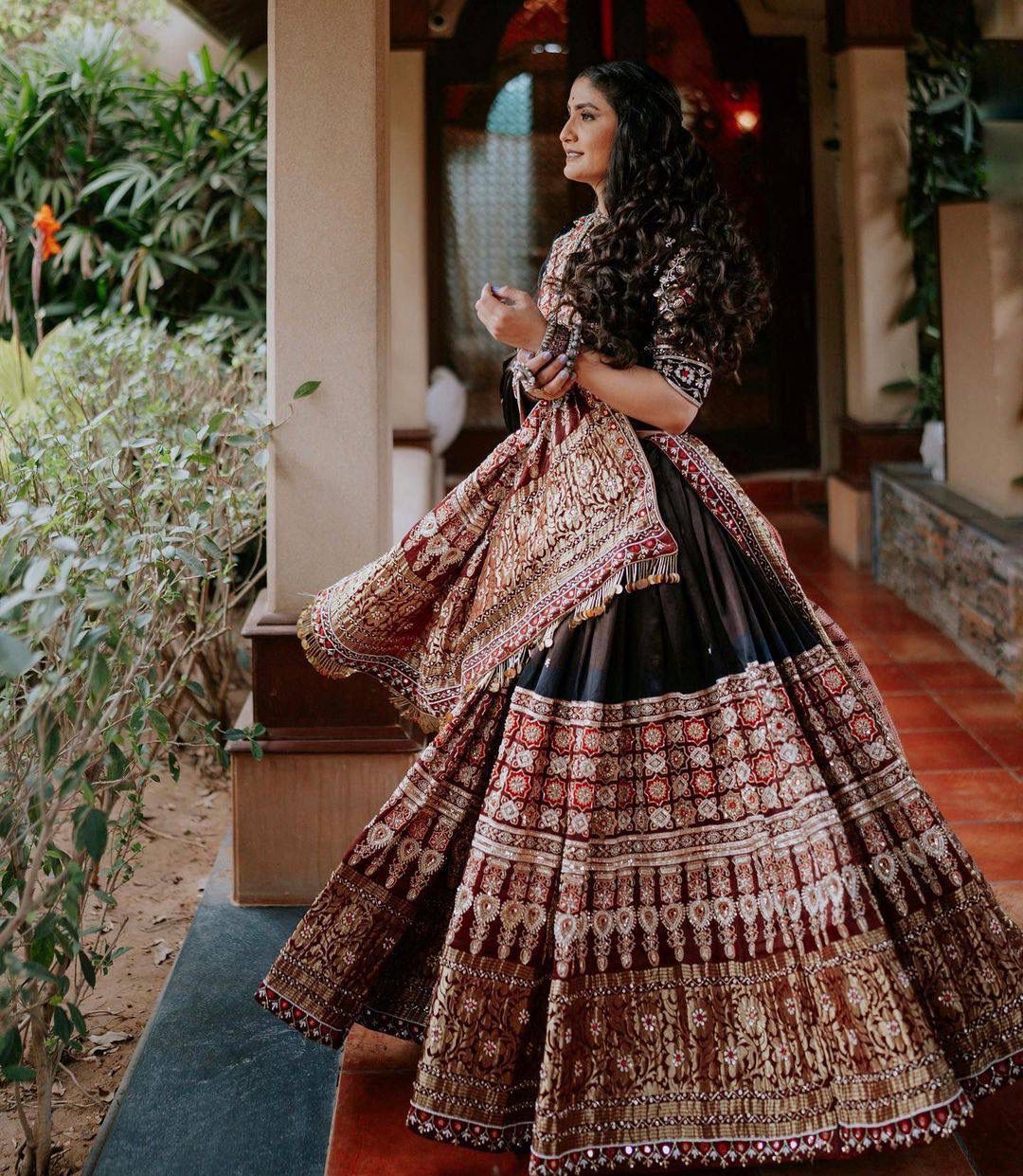 Devi Dazzle Navratri Lehenga Choli