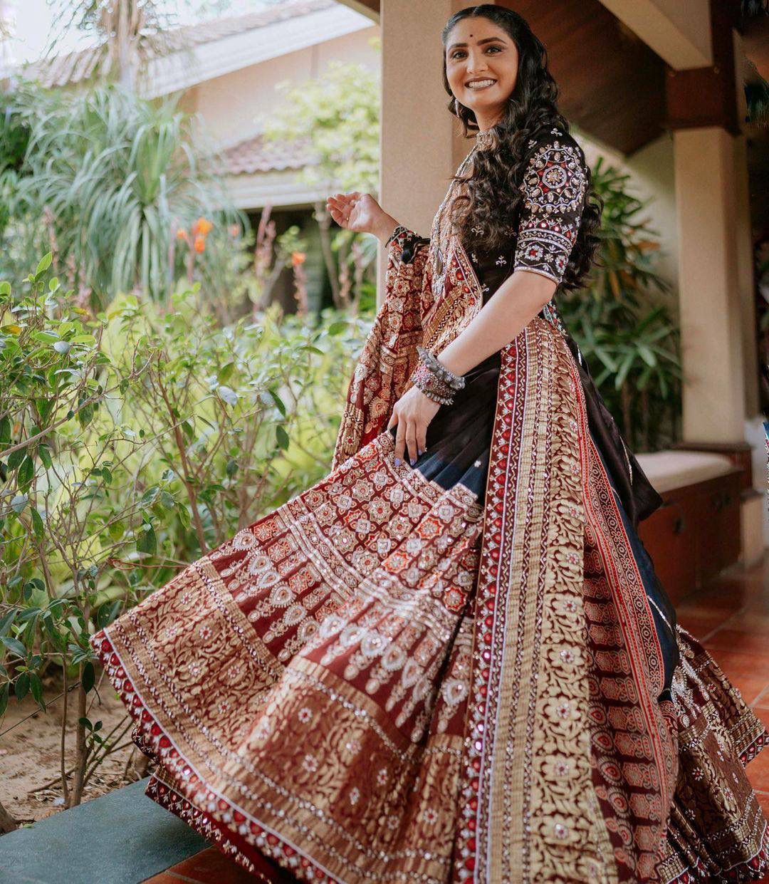 Devi Dazzle Navratri Lehenga Choli