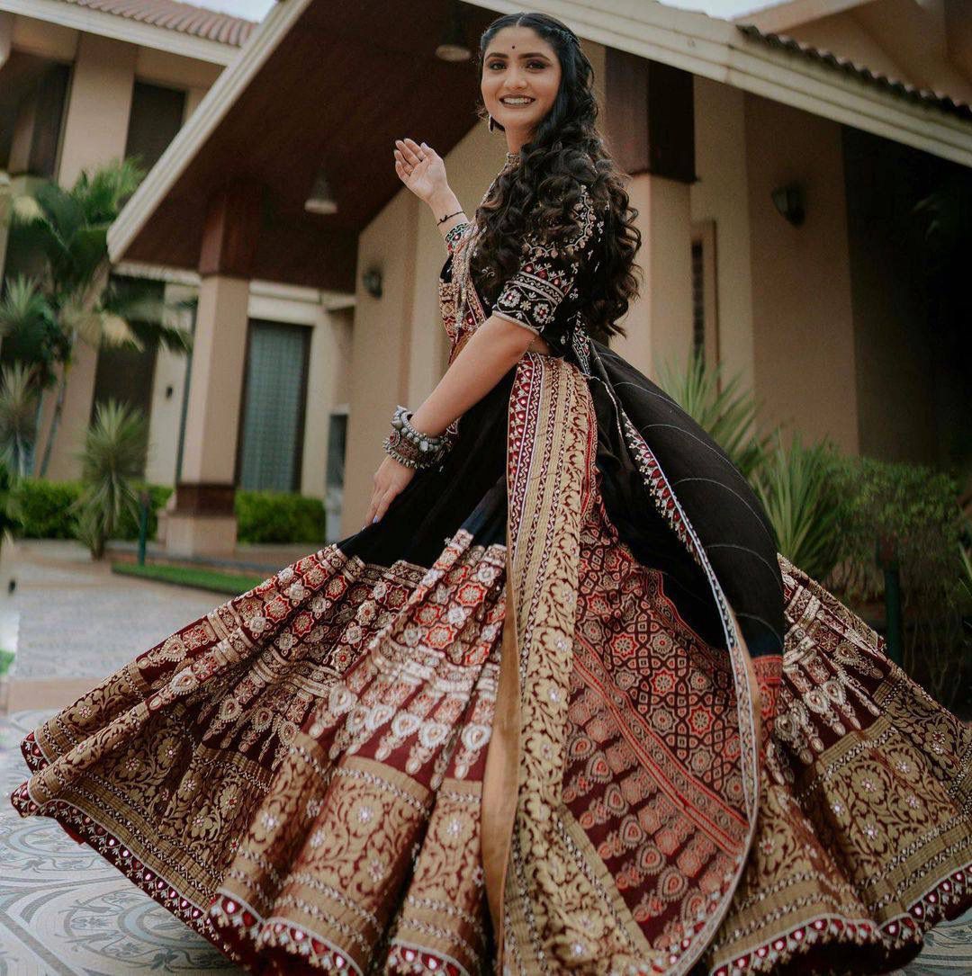 Devi Dazzle Navratri Lehenga Choli