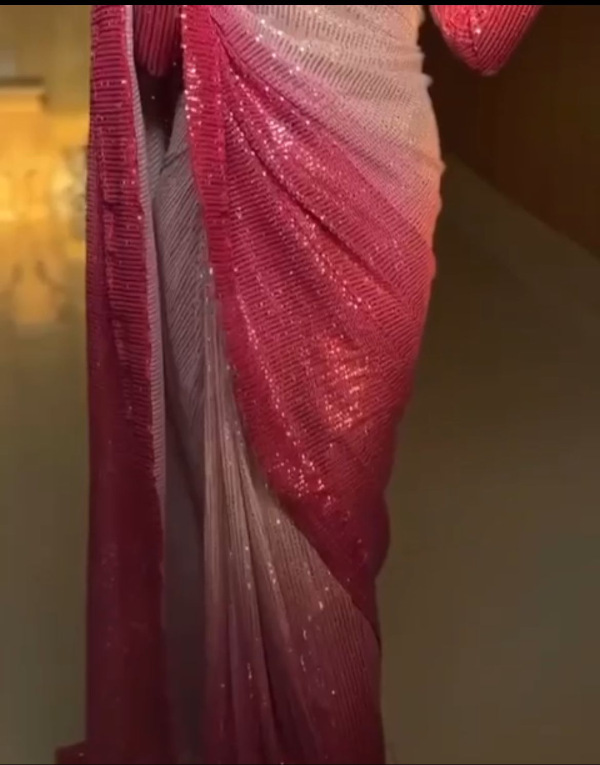 Jugni Karigari Gulabi Saree