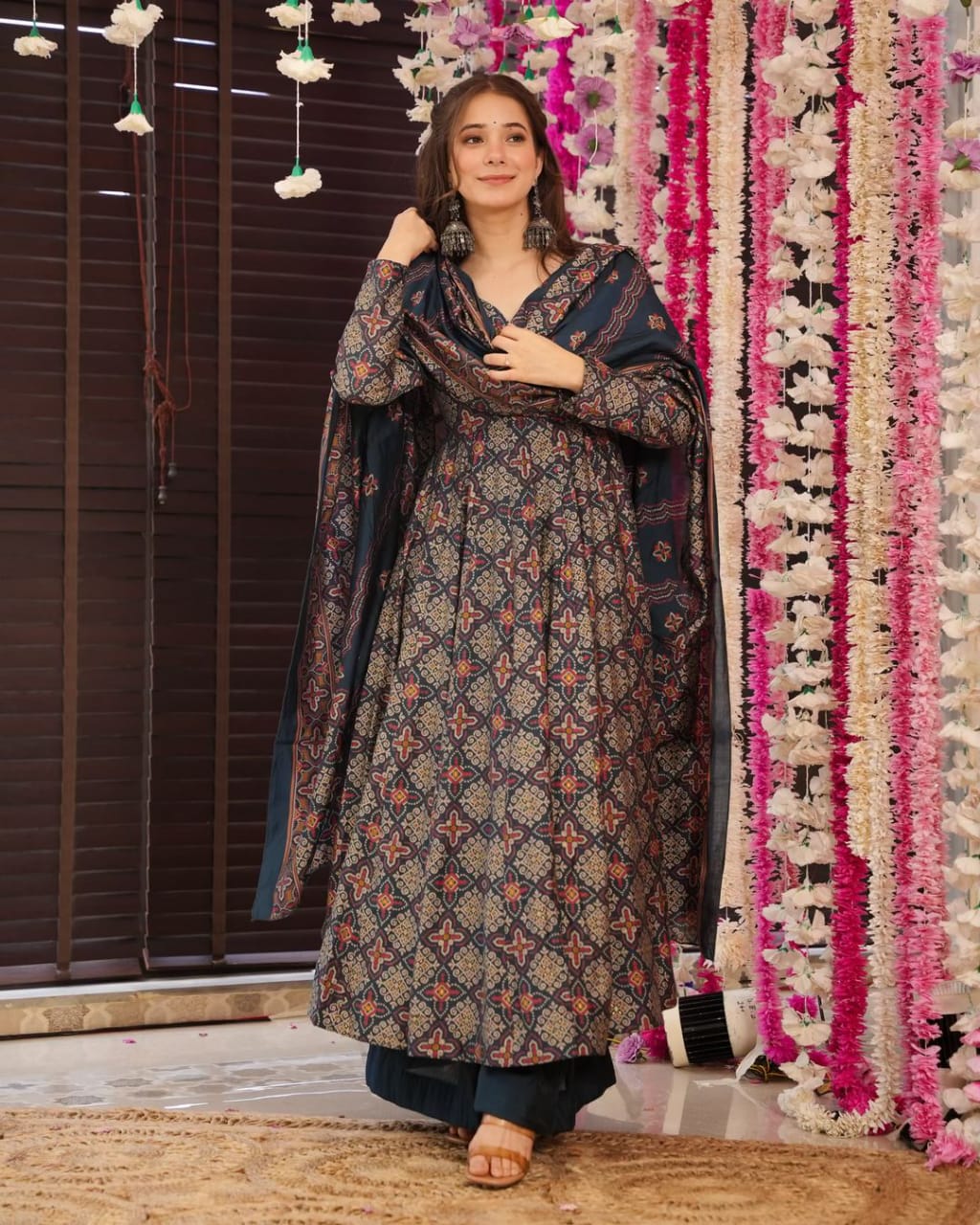Dazzle Anarkali Set