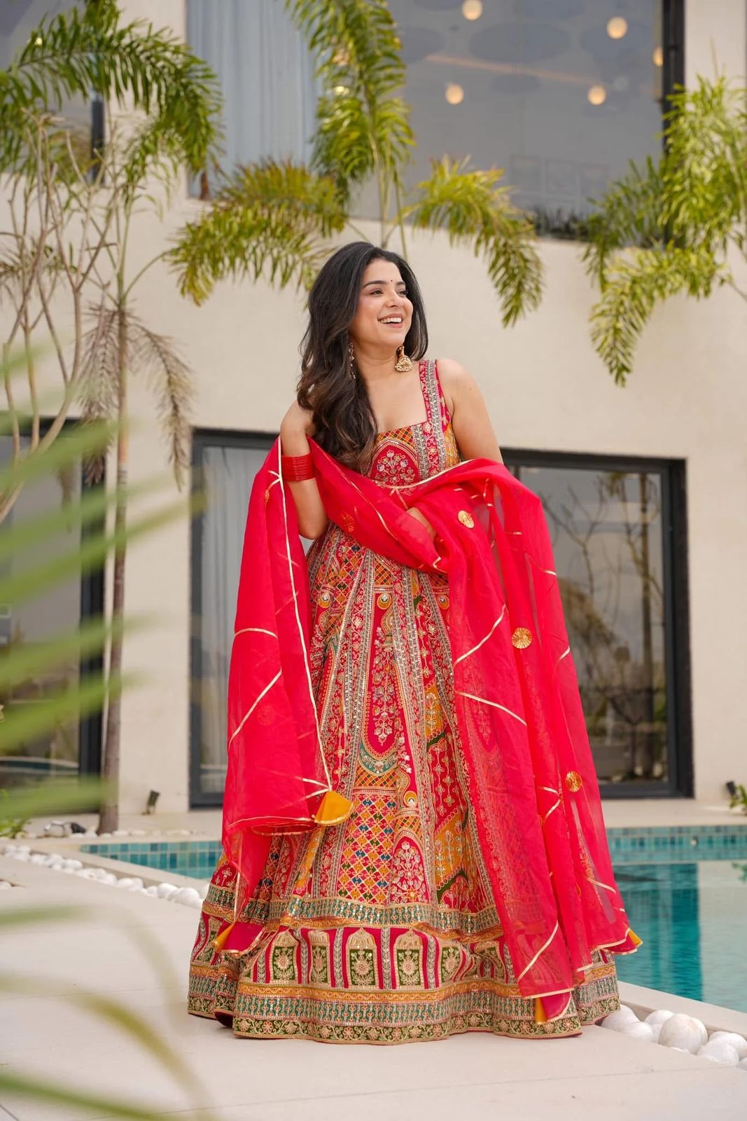 Khusbani Grace Gown