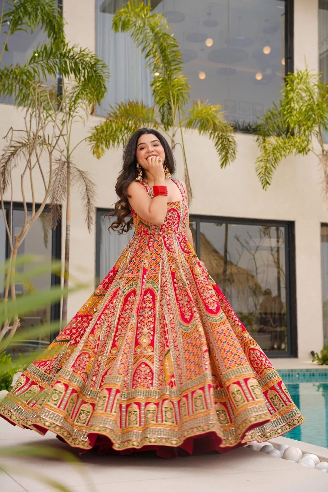 Khusbani Grace Gown