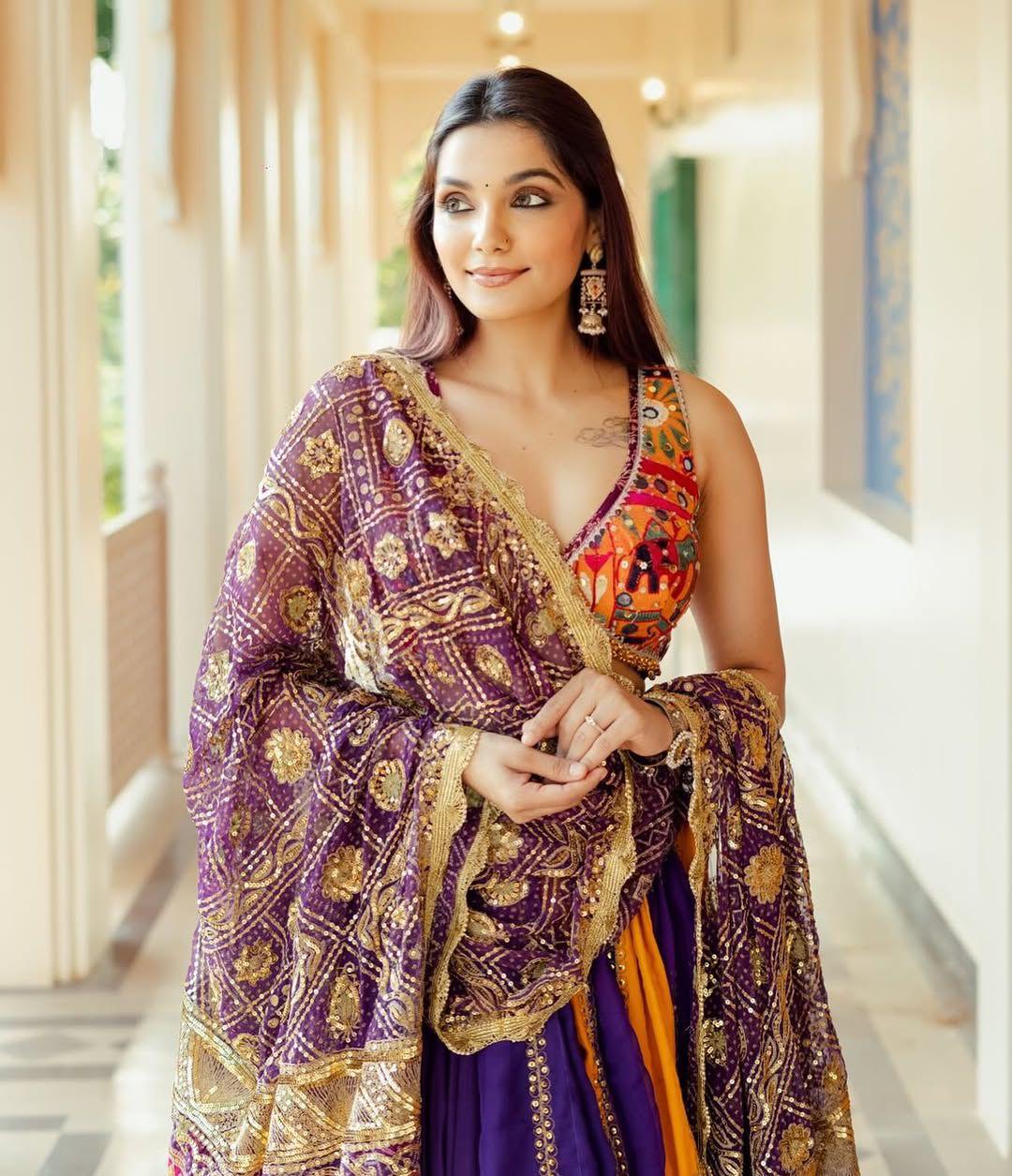 Aabha Aakar Navratri Lehenga Choli