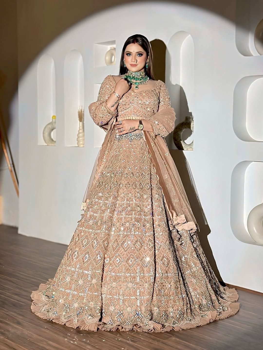 Palkon Pe Rang Lehenga Choli