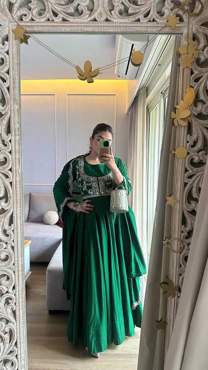 Jharokha Andaaz Gown With Dupatta