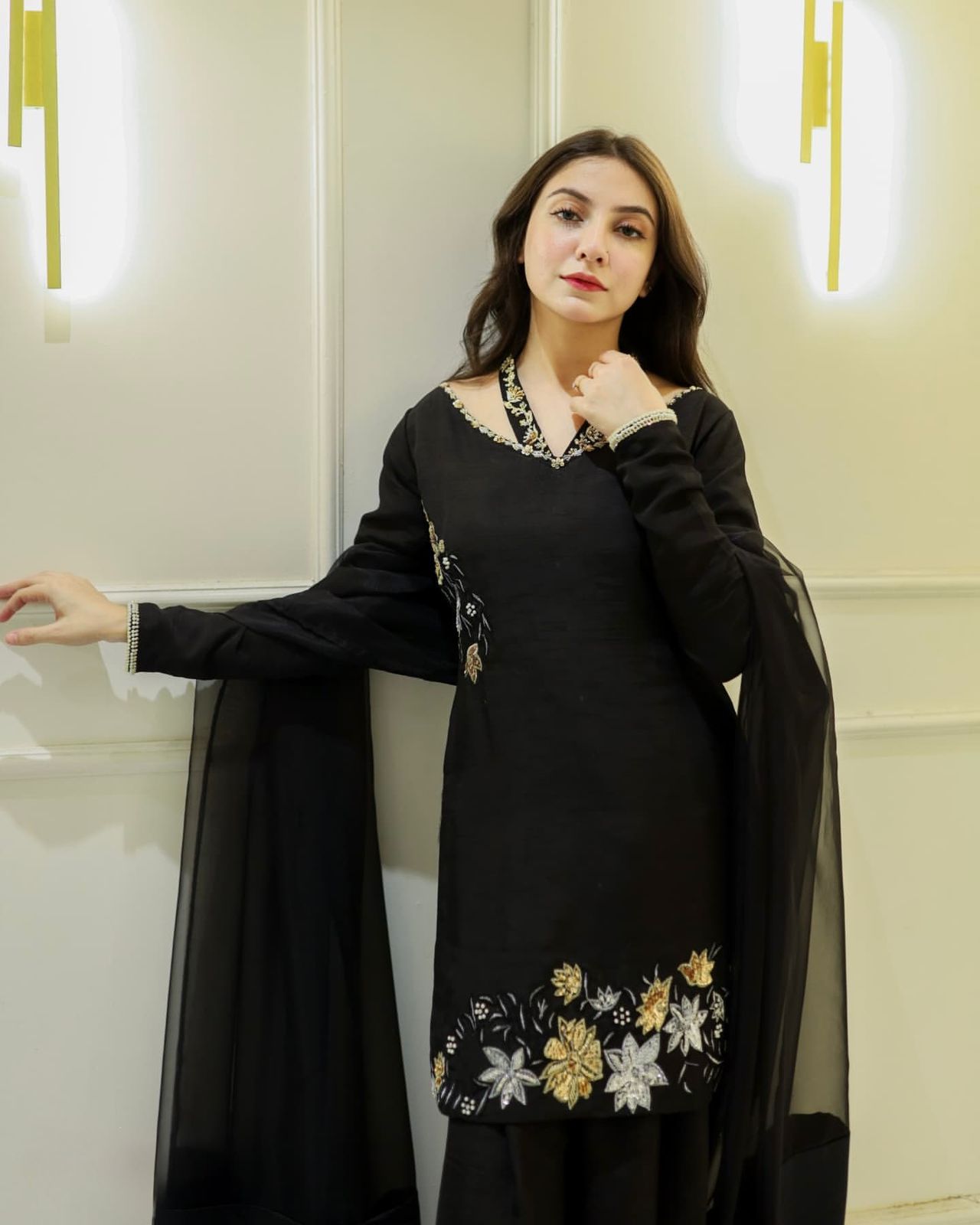 Raunaq Noir Farshi Salwar Suit