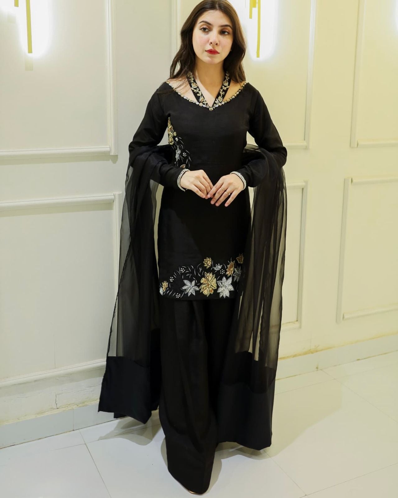 Raunaq Noir Farshi Salwar Suit
