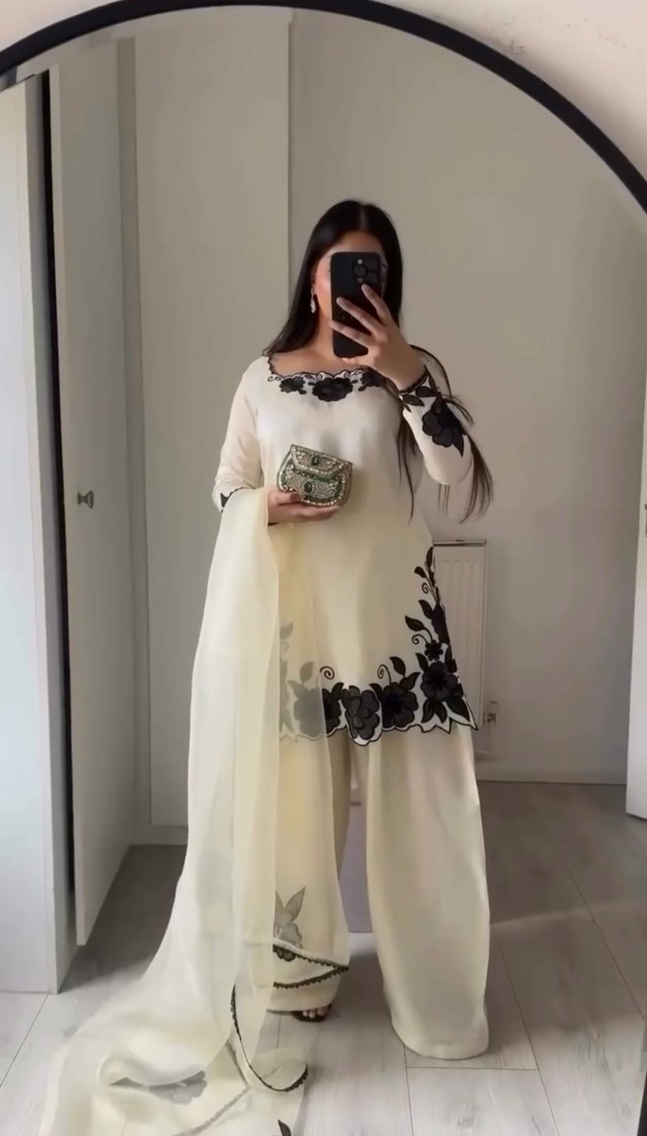 Aafreen Ivory Farshi Salwar Suit