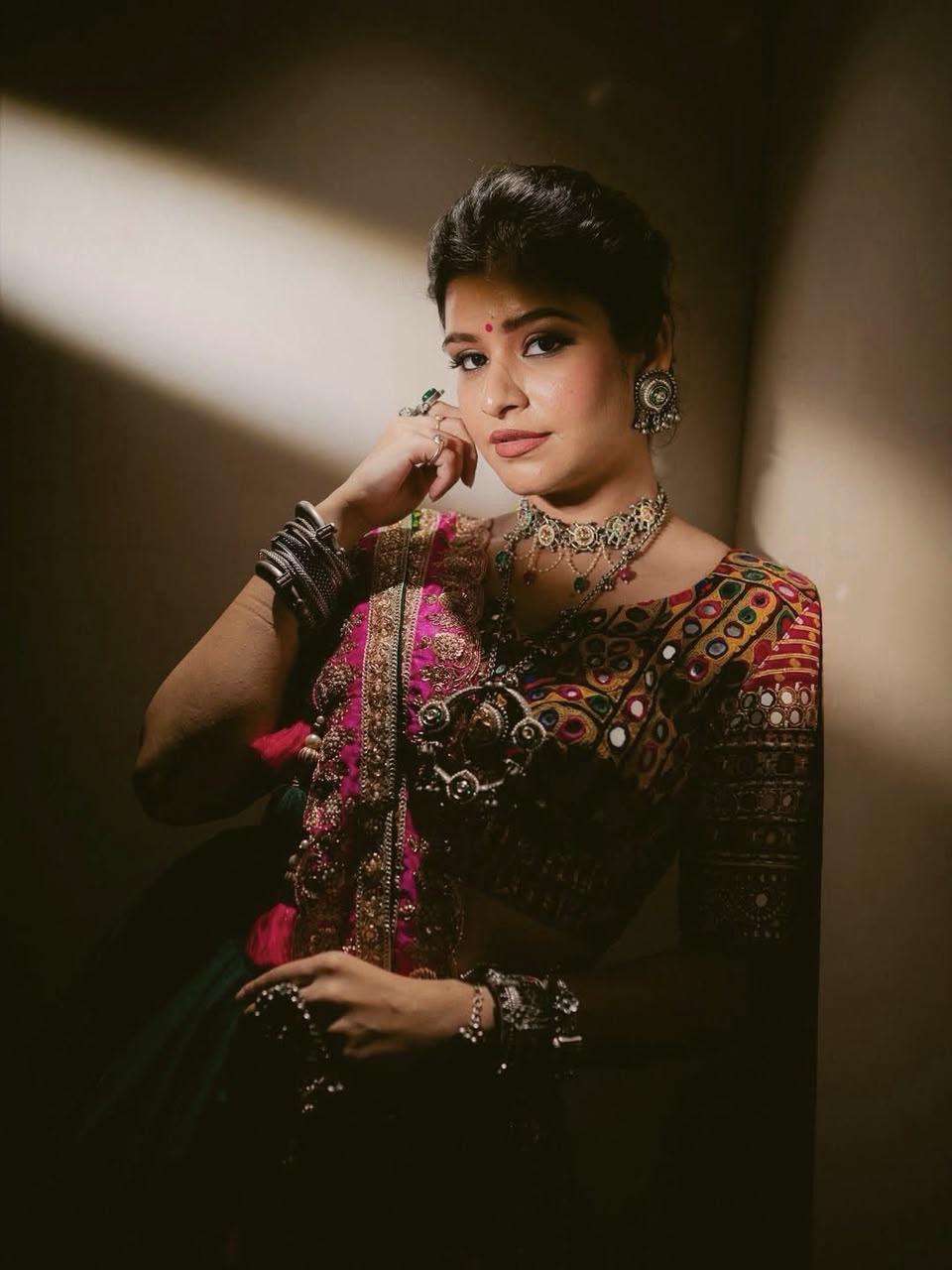 Poshak Pearl Navratri Lehenga Choli