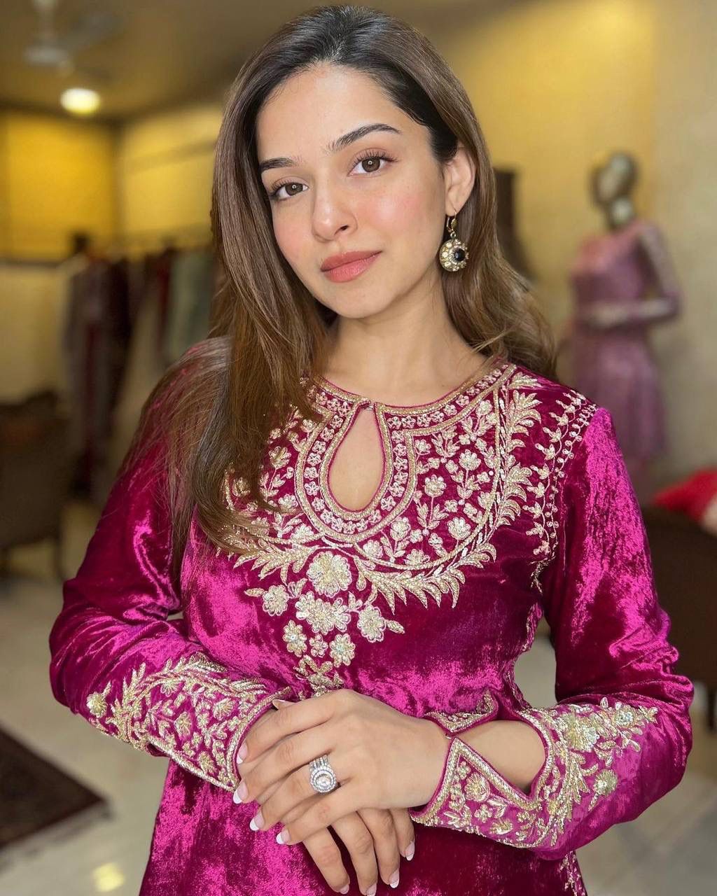 Vaniki Velvet Salwar Suit