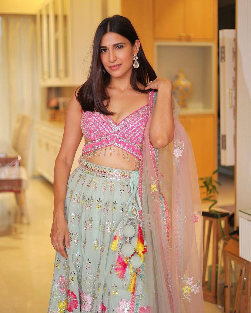 Cyra Blooming Elegance Lehenga