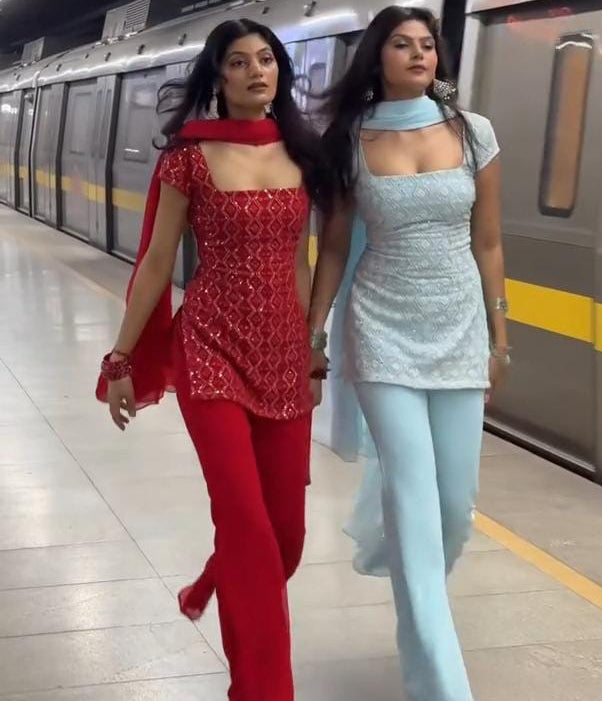 Kareena 90s Iconic Suit