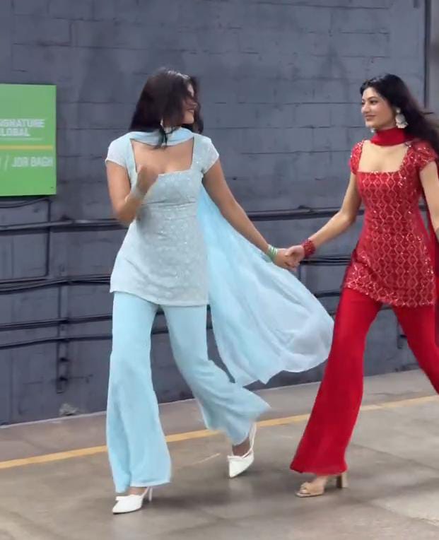 Kareena 90s Iconic Suit