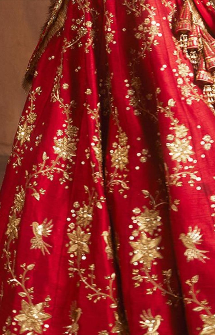 Mohey Laal Rang Lehenga Choli