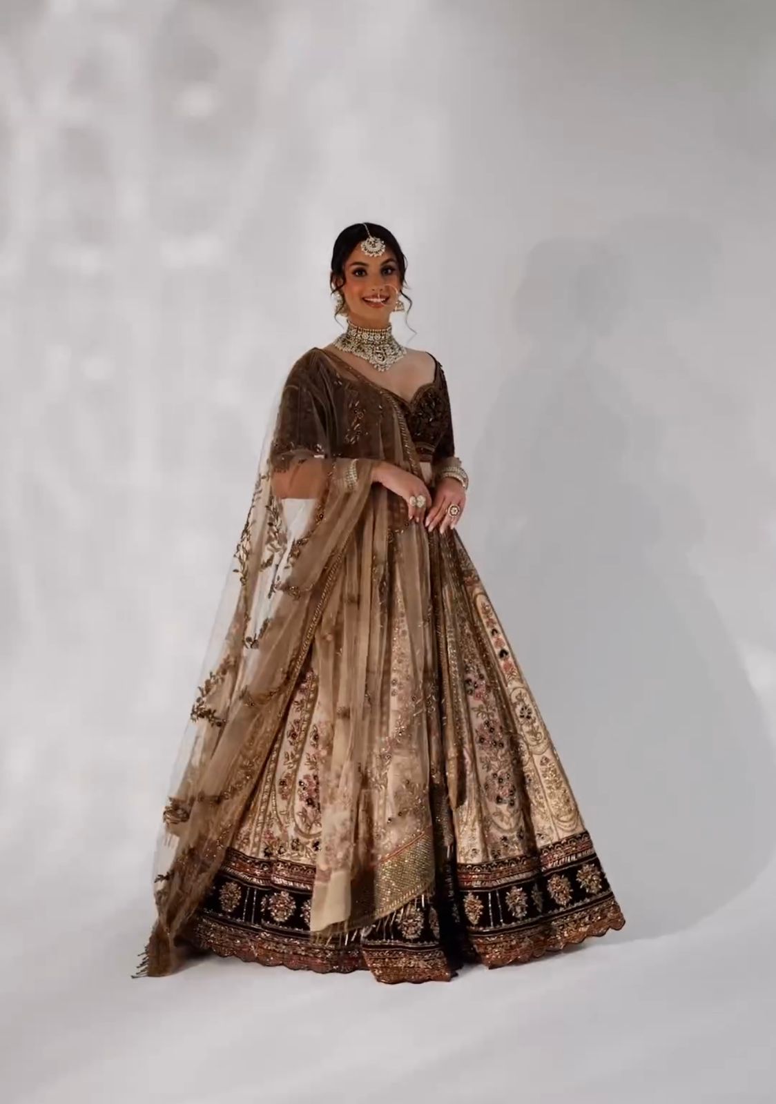 Vairea Designer Lehenga With Store Images