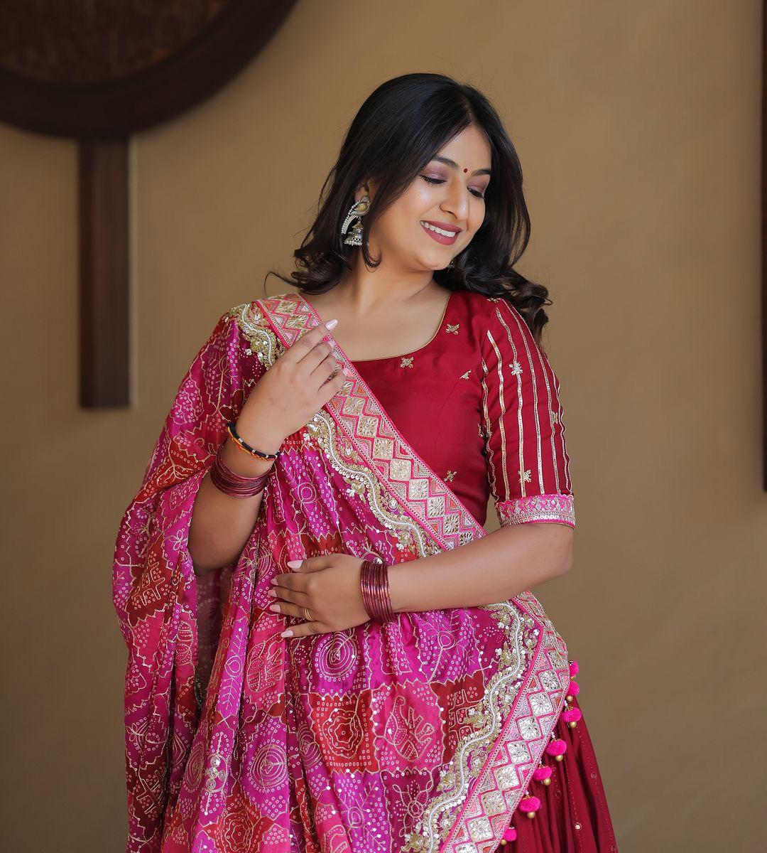 Sakani Garba Lehenga