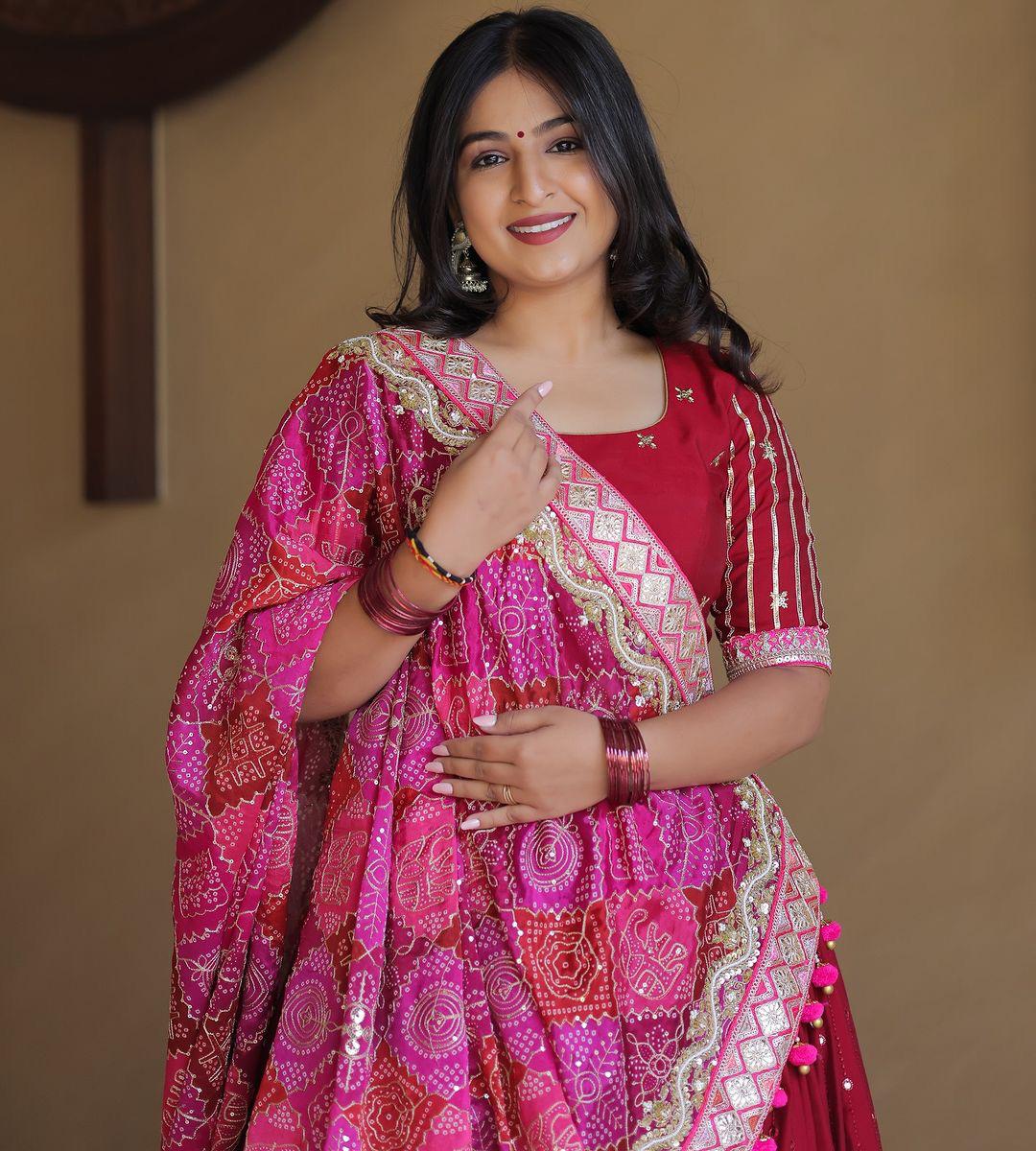 Sakani Garba Lehenga