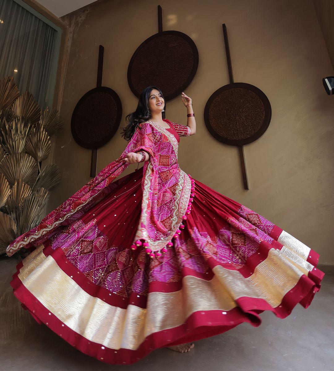 Sakani Garba Lehenga