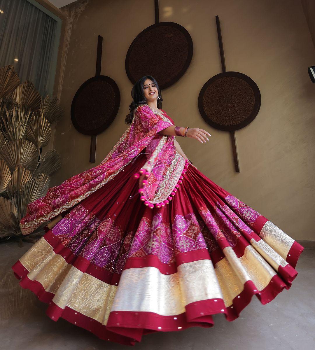 Sakani Garba Lehenga