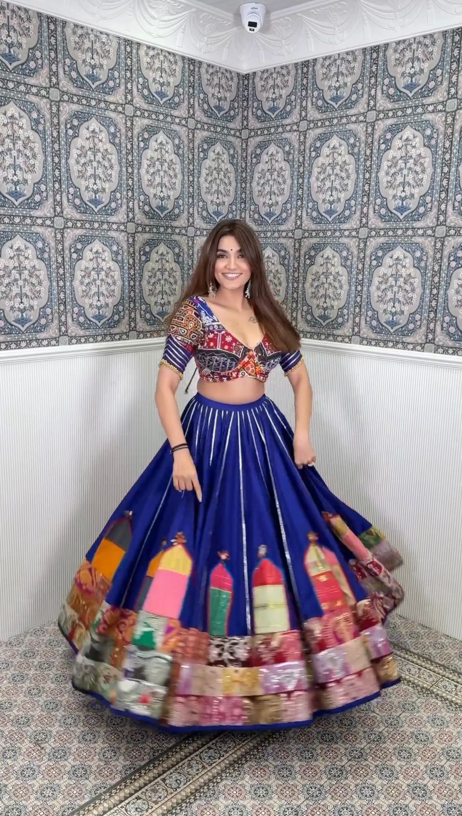 Dhamakedaar Navratri Lehenga Choli