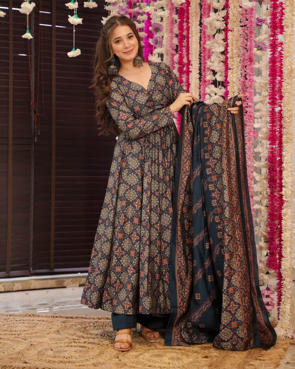 Dazzle Anarkali Set