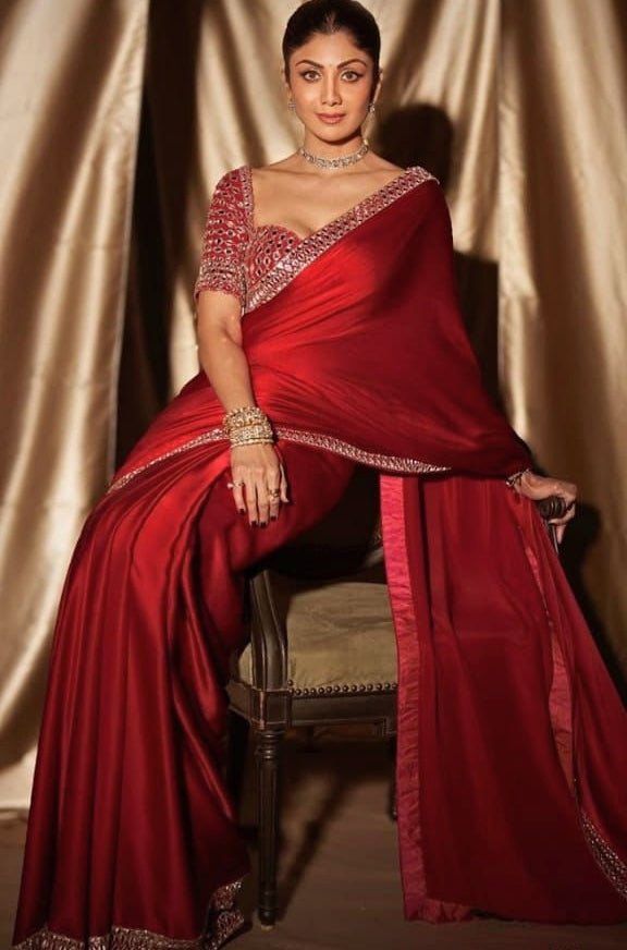 Shilpa Shetty Real Mirror Beauty Saree