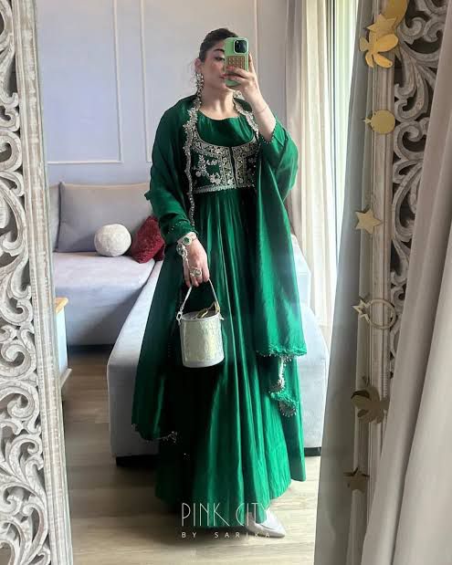 Jharokha Andaaz Gown With Dupatta