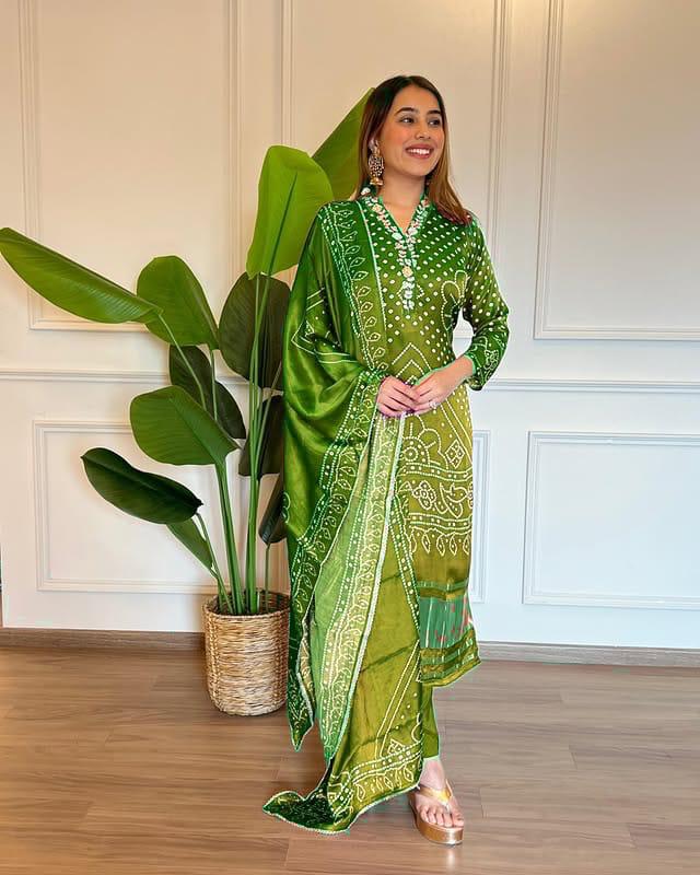 Kashni Bandhani Salwar Suit