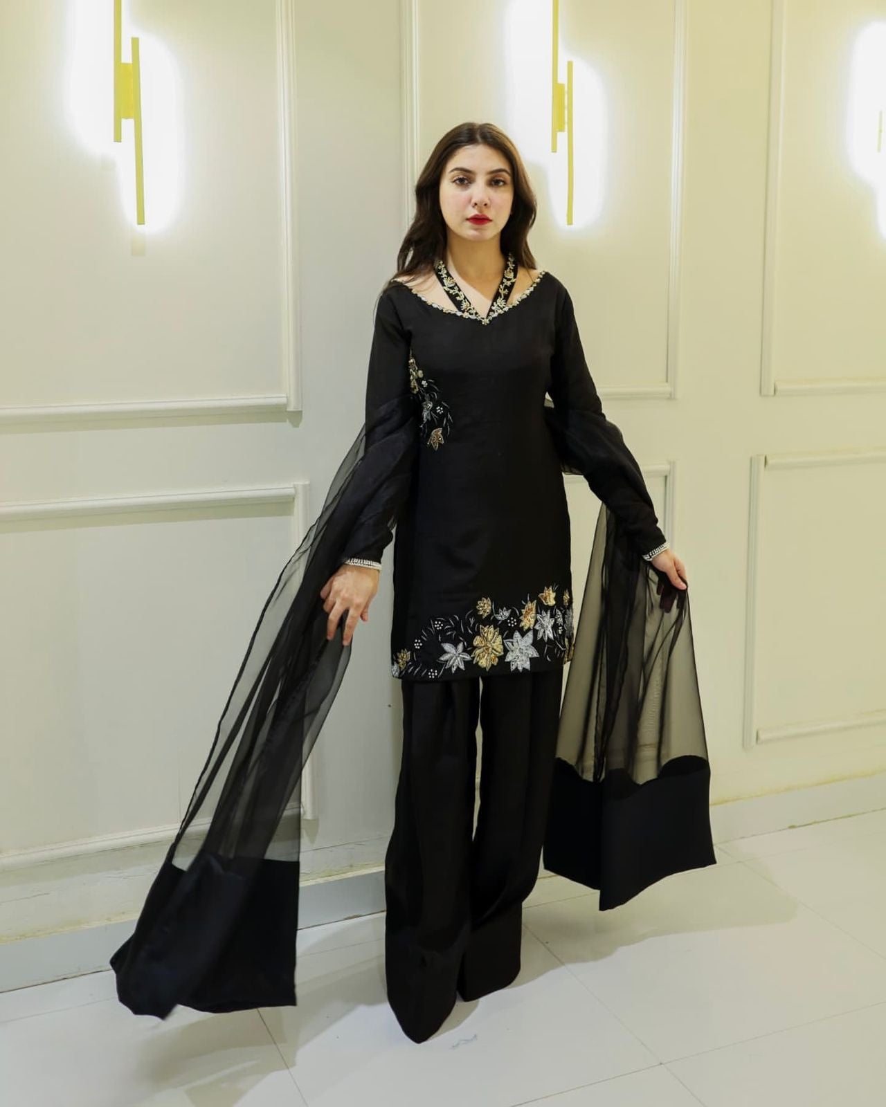 Raunaq Noir Farshi Salwar Suit