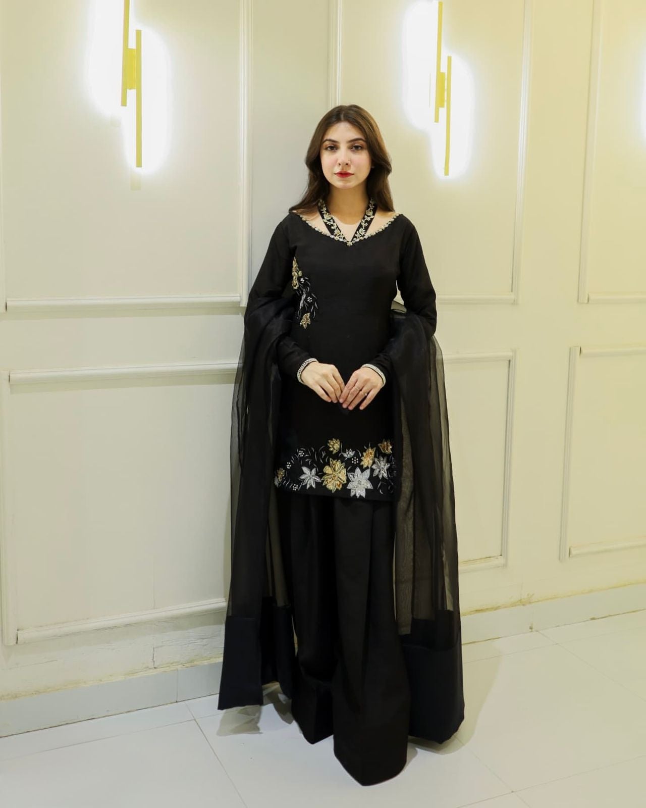 Raunaq Noir Farshi Salwar Suit