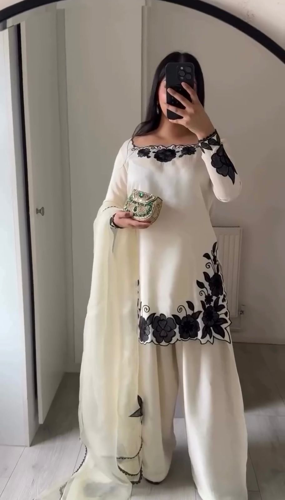Aafreen Ivory Farshi Salwar Suit