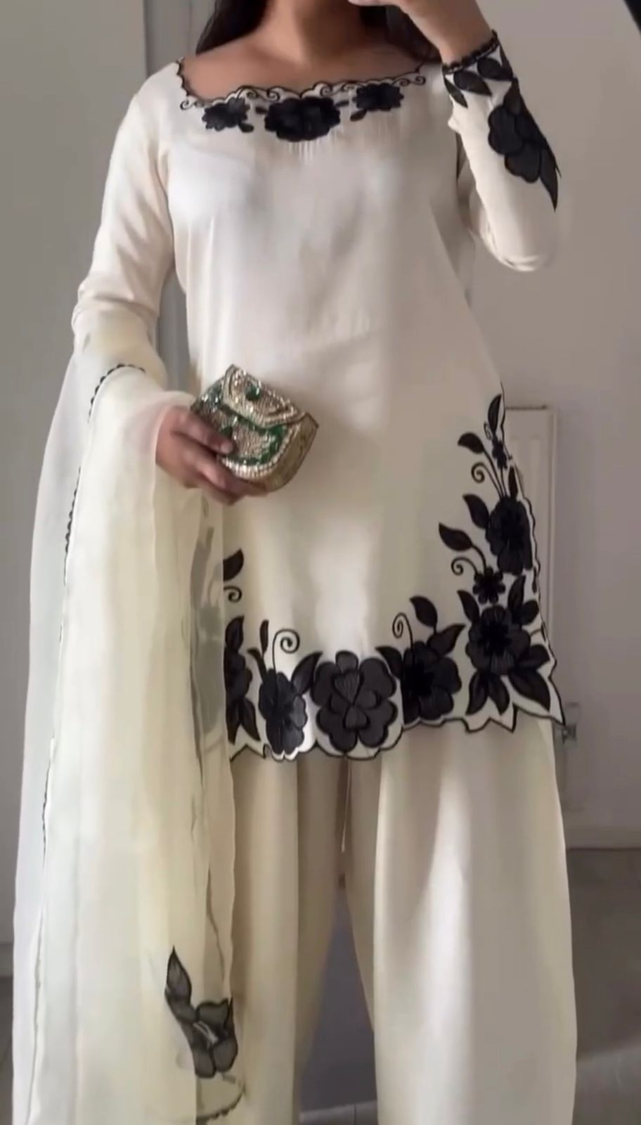 Aafreen Ivory Farshi Salwar Suit