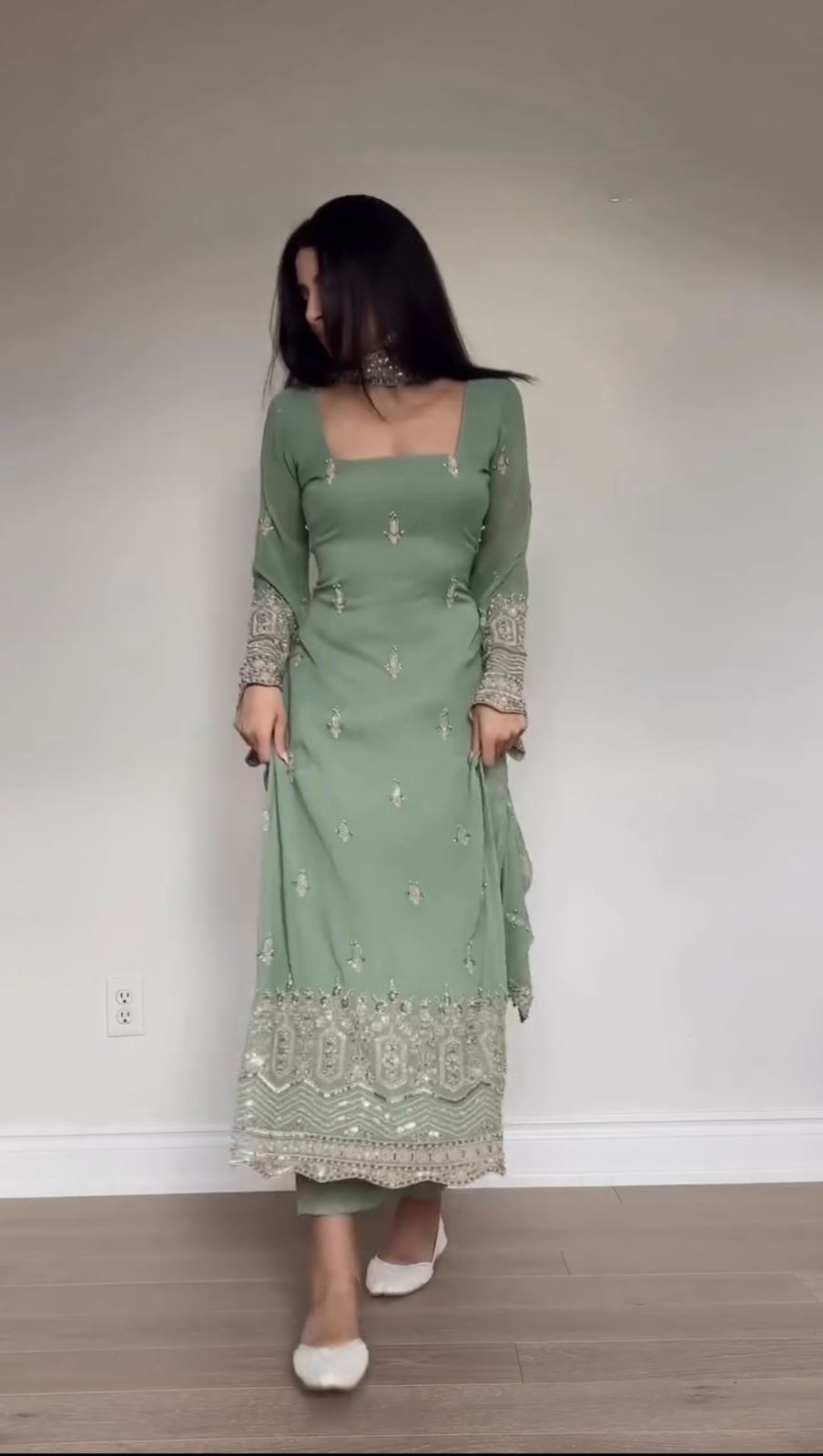 Gulistan Queen Salwar Suit