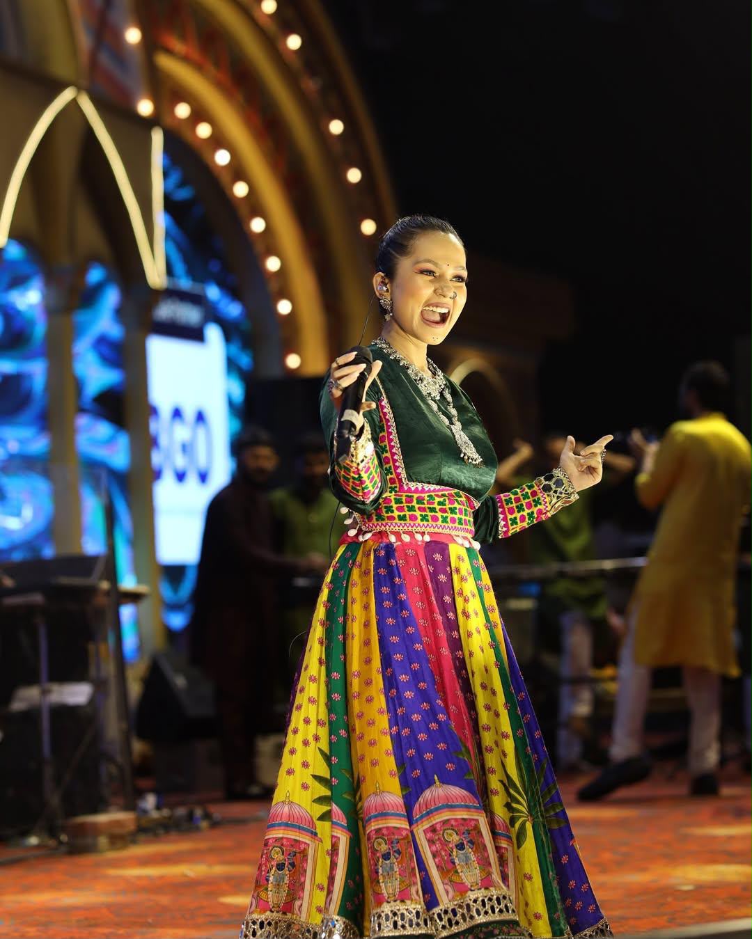 Rangrekha Raas Navratri Lehenga