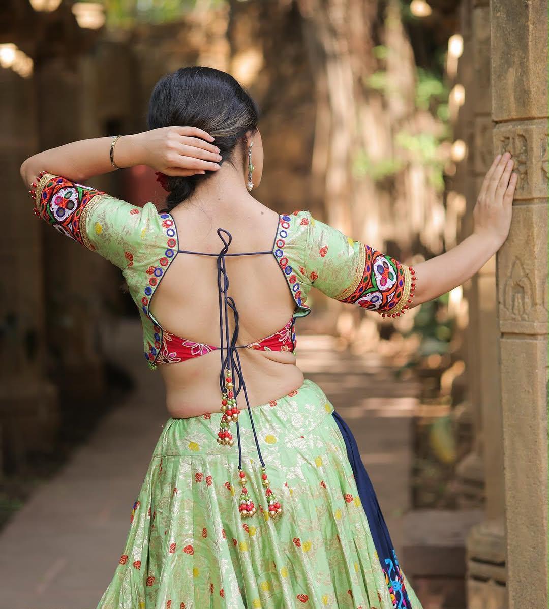 Kavya Katha Navratri Lehenga Choli