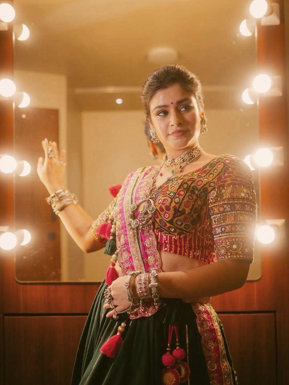 Poshak Pearl Navratri Lehenga Choli