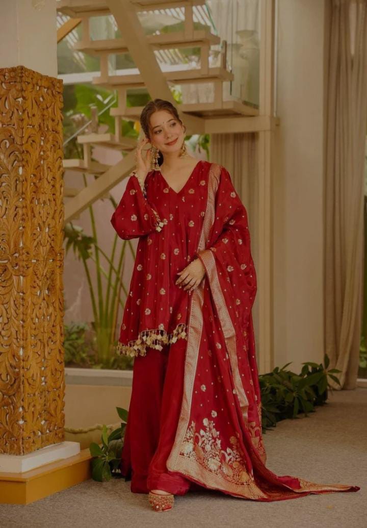 Nayara Noir Salwar Suit
