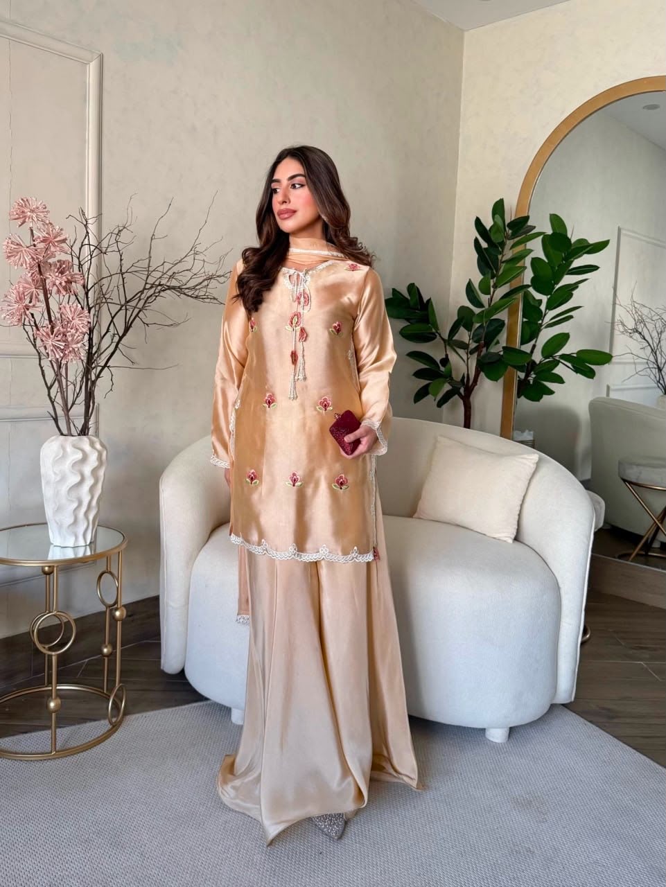 Gulrukh Rani Farshi Suit