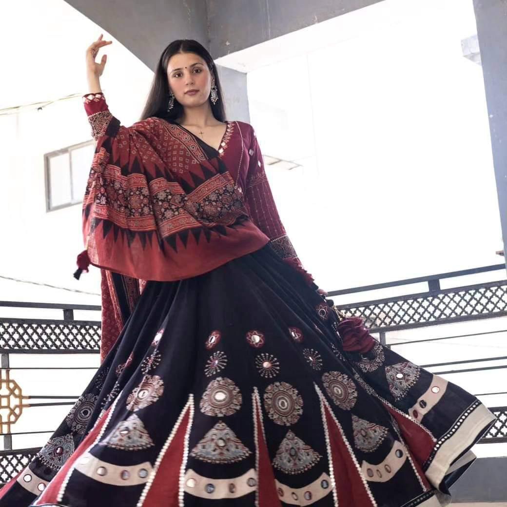 Zahira Lehenga Choli With Store Images