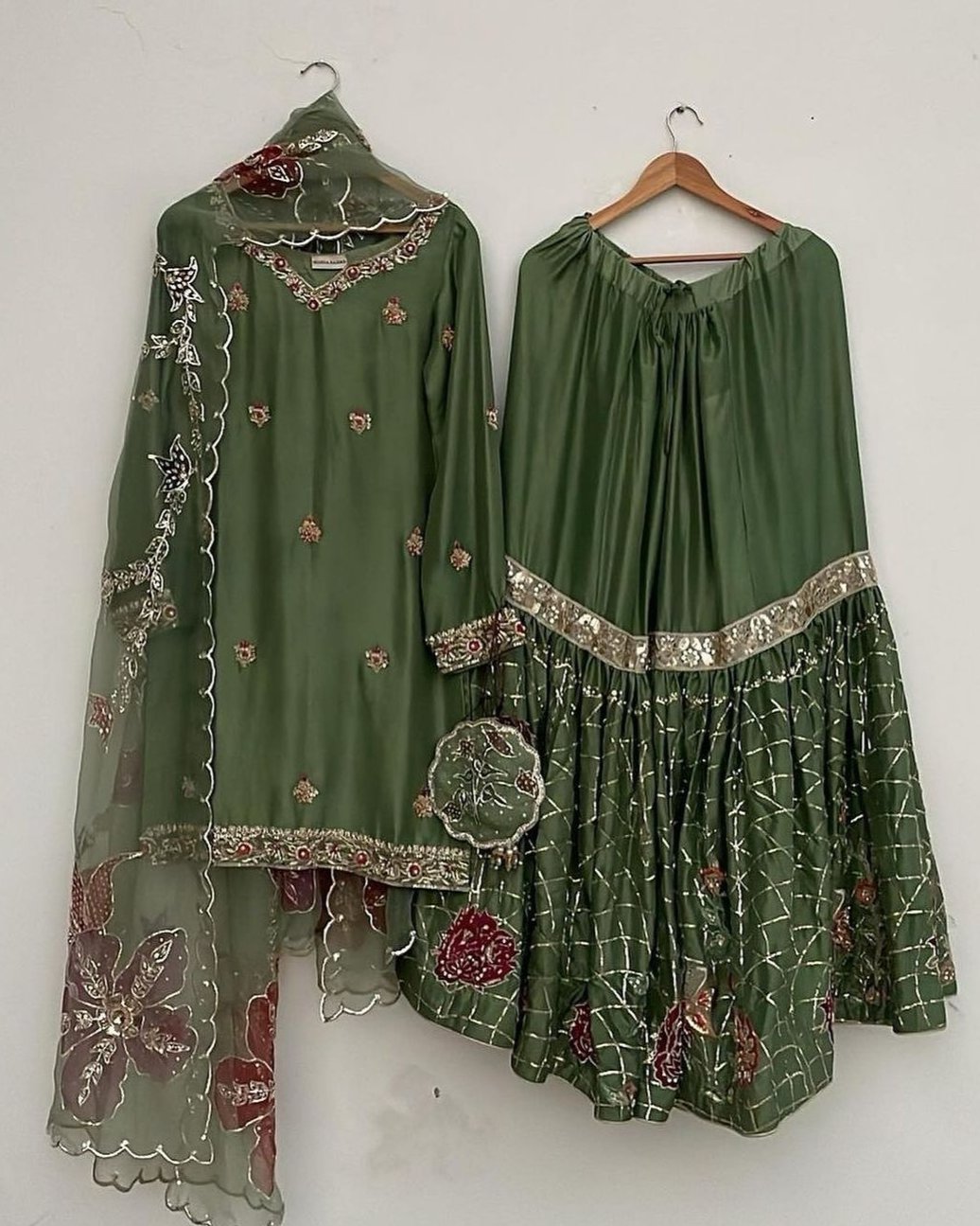 Mehendi Saga Gharara Set