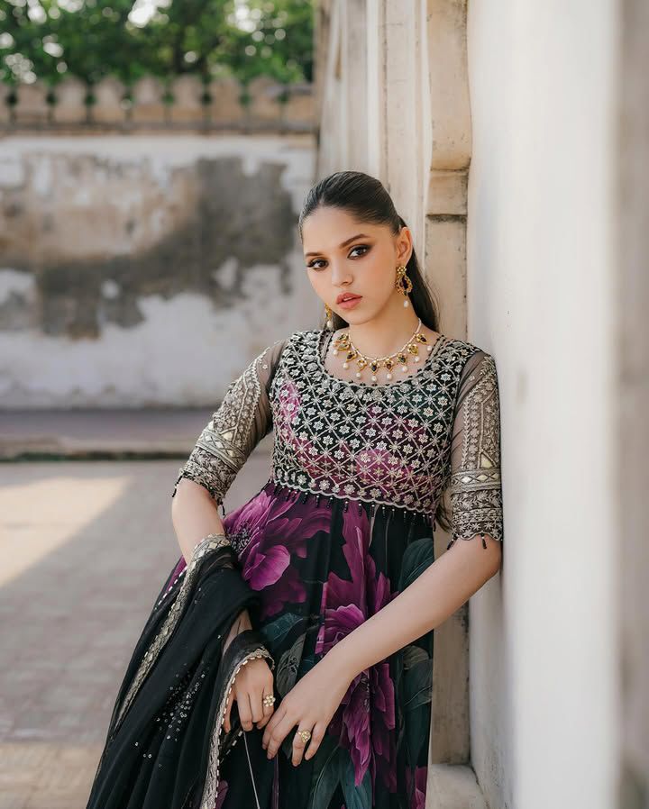 Nayra Royale Gown With Dupatta