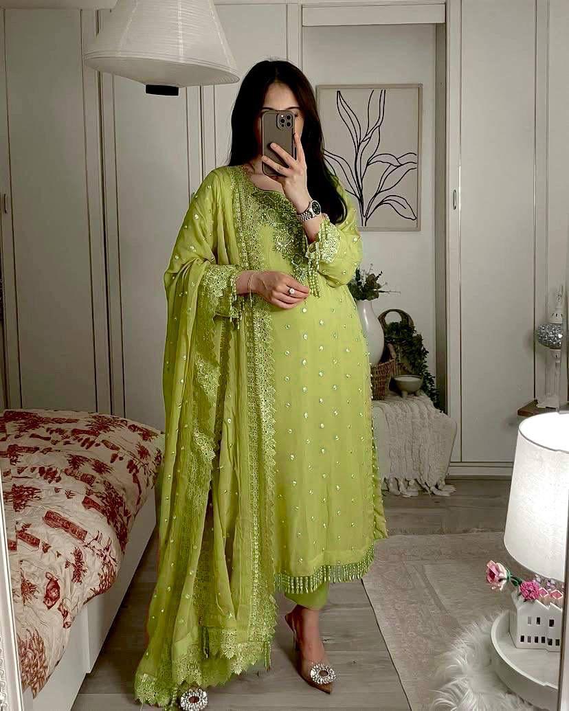 Peachy Princes Salwar Suit