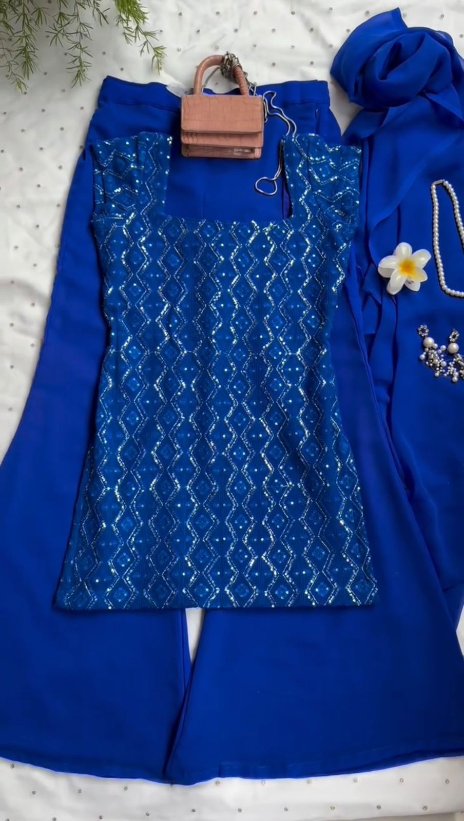 Kareena 90s Iconic Suit