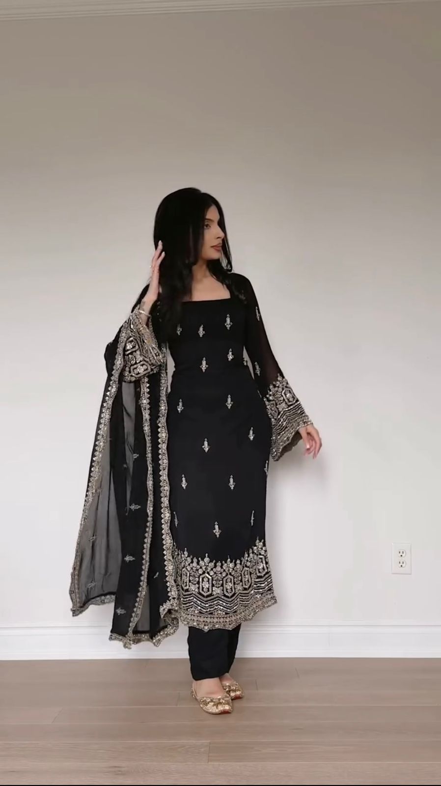 Gulistan Queen Salwar Suit