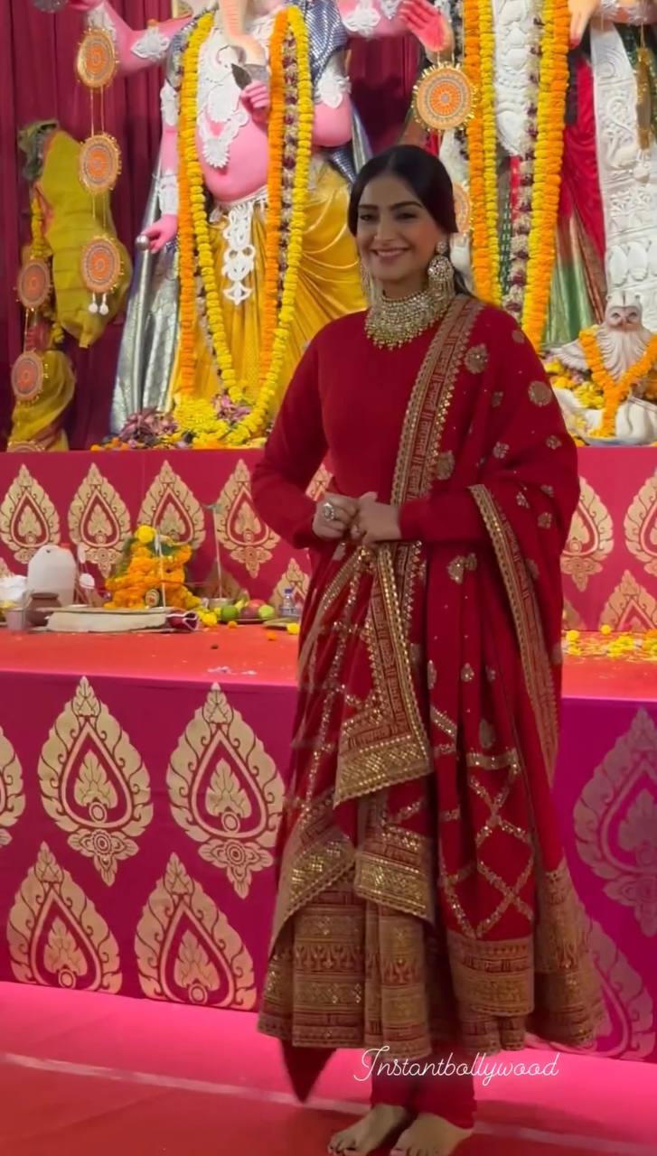 Eye-catching Sonam Kapoor Red Anarkali Set